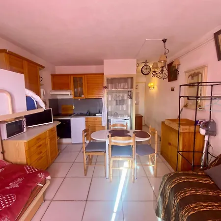 20m², 4 Pers, Proche Commerces, Balcon, Parking - Fr-1-758-32 Apartment
